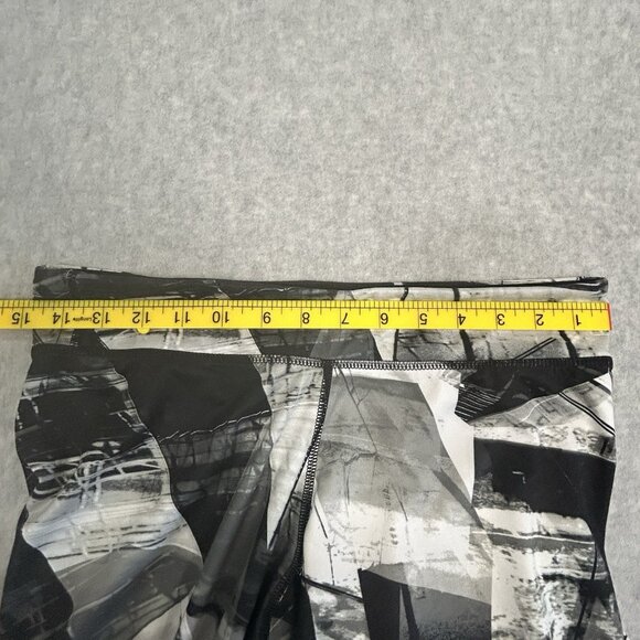 ADIDAS Climalite Capri Leggings Womens Medium Black White Geo Stretch Key Pocket - Picture 8 of 11